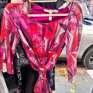 Red and Pink V-Neck 3/4 Sleeve Tie Front Blouse